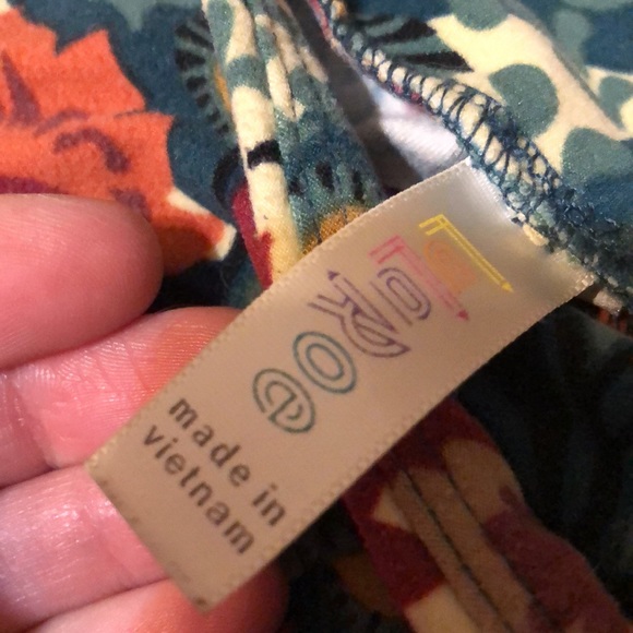 Lularoe OS leggings - Picture 6 of 6